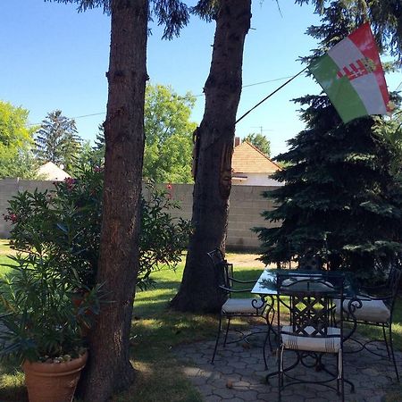 Kocsis Apartman Es Camping Mosonmagyarovar Ngoại thất bức ảnh