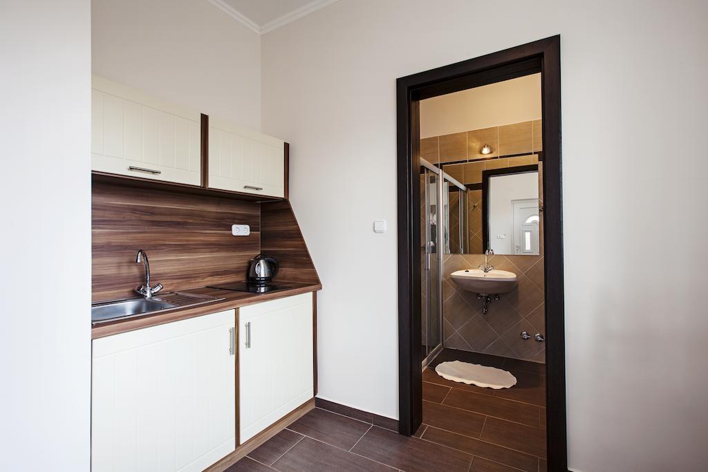 Kocsis Apartman Es Camping Mosonmagyarovar Ngoại thất bức ảnh